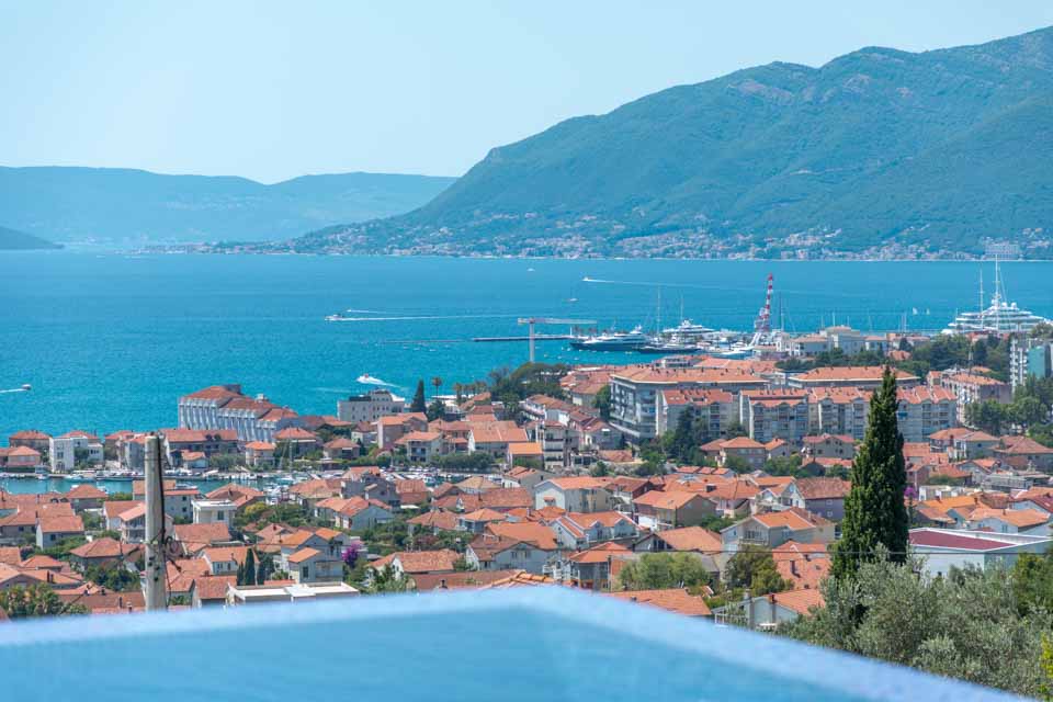 Tivat, Montenegro 85320, 5 Bedrooms Bedrooms, ,6 BathroomsBathrooms,Villa,For Sale,1131