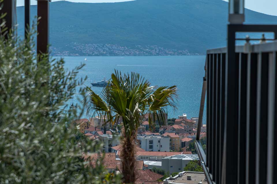 Tivat, Montenegro 85320, 5 Bedrooms Bedrooms, ,6 BathroomsBathrooms,Villa,For Sale,1131