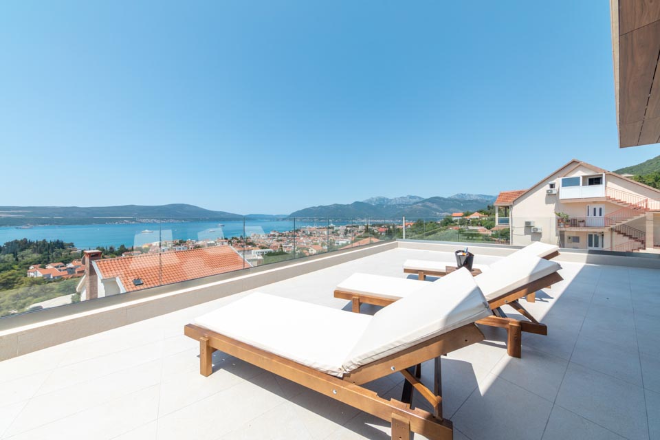 Tivat, Montenegro 85320, 4 Bedrooms Bedrooms, ,5 BathroomsBathrooms,Villa,For Sale,1132