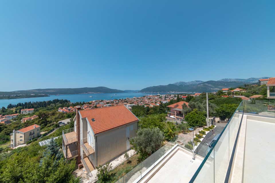 Tivat, Montenegro 85320, 4 Bedrooms Bedrooms, ,5 BathroomsBathrooms,Villa,For Sale,1132