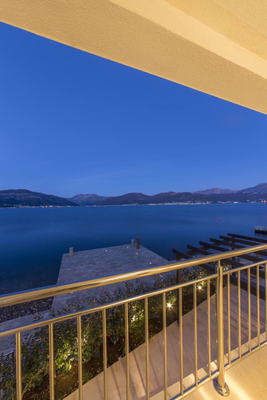 Tivat, Montenegro 85320, 4 Bedrooms Bedrooms, ,4 BathroomsBathrooms,Villa,For Sale,1174