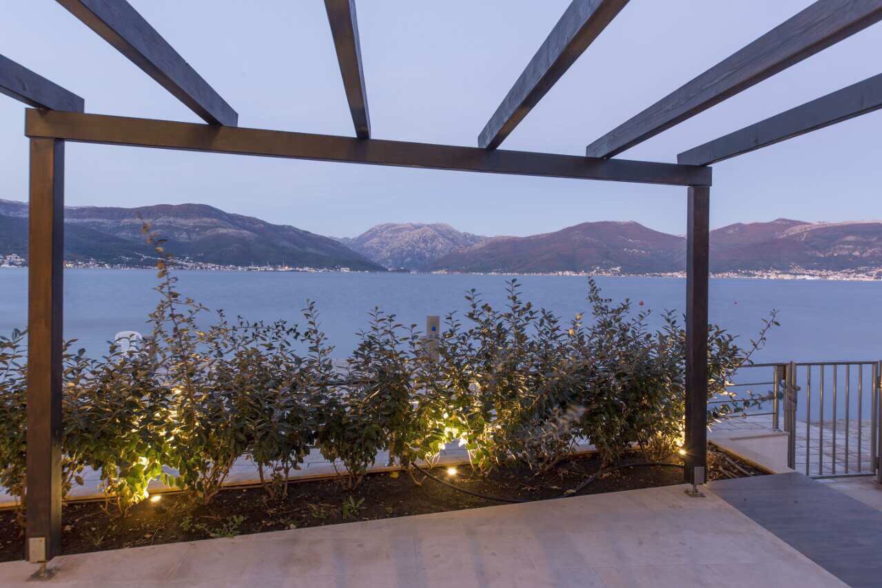 Tivat, Montenegro 85320, 4 Bedrooms Bedrooms, ,4 BathroomsBathrooms,Villa,For Sale,1174