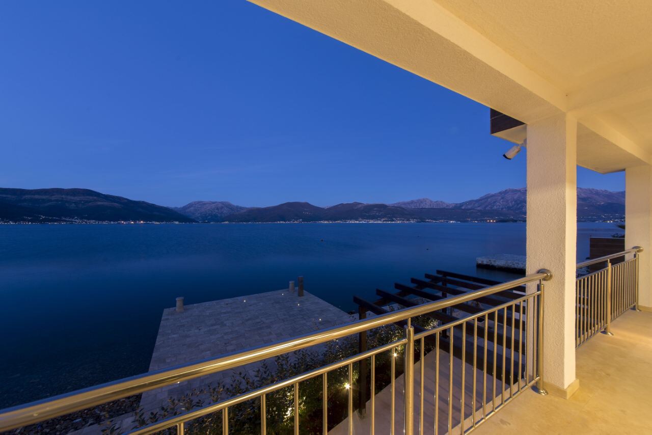 Tivat, Montenegro 85320, 4 Bedrooms Bedrooms, ,4 BathroomsBathrooms,Villa,For Sale,1174