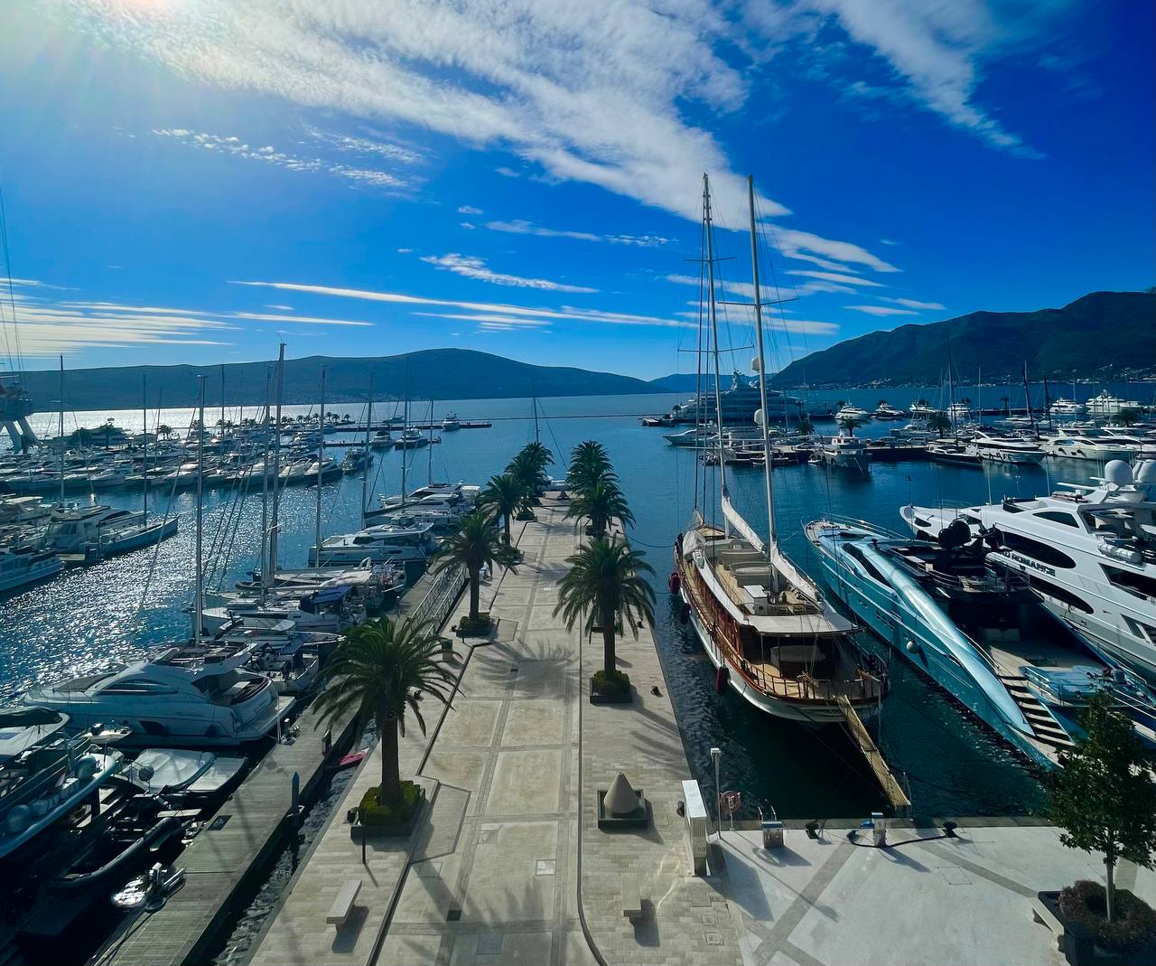 Tivat, Montenegro 85320, 3 Bedrooms Bedrooms, ,4 BathroomsBathrooms,Apartment,For Sale,Regent Hotel,3,1188