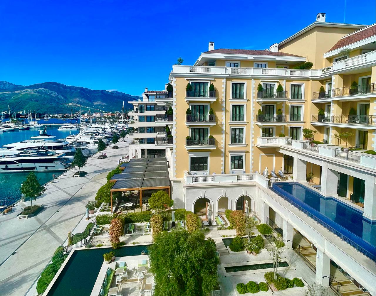 Tivat, Montenegro 85320, 3 Bedrooms Bedrooms, ,4 BathroomsBathrooms,Apartment,For Sale,Regent Hotel,3,1188