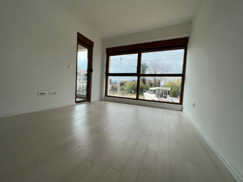 Tivat, Montenegro 85320, 1 Bedroom Bedrooms, ,1 BathroomBathrooms,Apartment,For Sale,1195