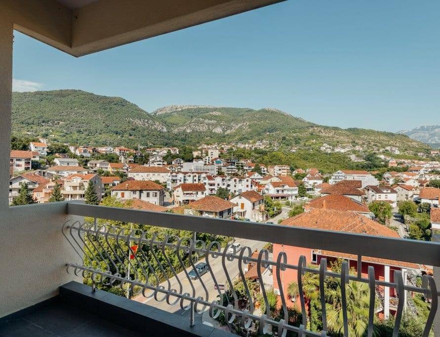 Tivat, Montenegro 85320, 2 Bedrooms Bedrooms, ,2 BathroomsBathrooms,Apartment,For Sale,1207