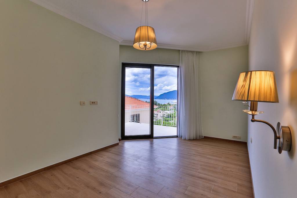 Tivat, Montenegro 85320, 4 Bedrooms Bedrooms, ,3 BathroomsBathrooms,Villa,For Sale,2,1211