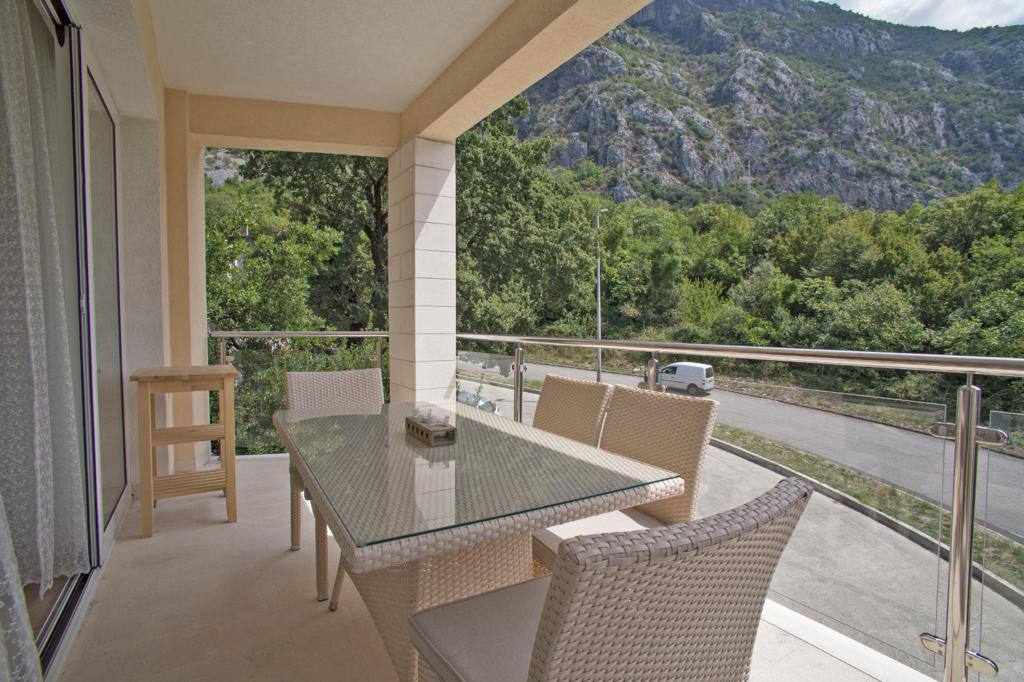 Kotor, Montenegro 85330, 2 Bedrooms Bedrooms, ,2 BathroomsBathrooms,Apartment,For Rent,1,1216