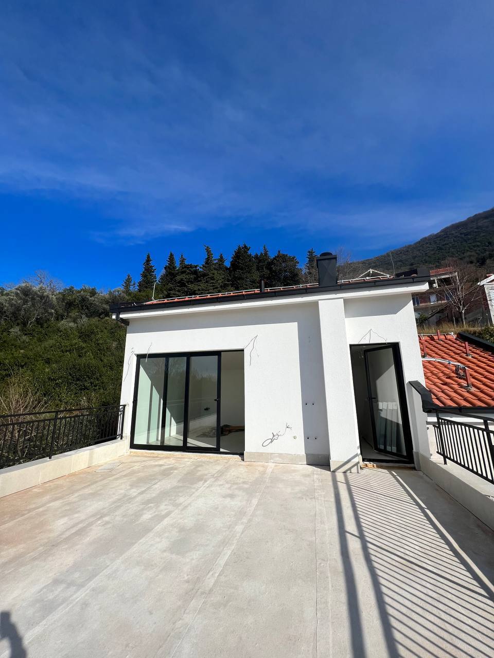 Tivat, Montenegro 85320, 4 Bedrooms Bedrooms, ,4 BathroomsBathrooms,Villa,For Sale,1222