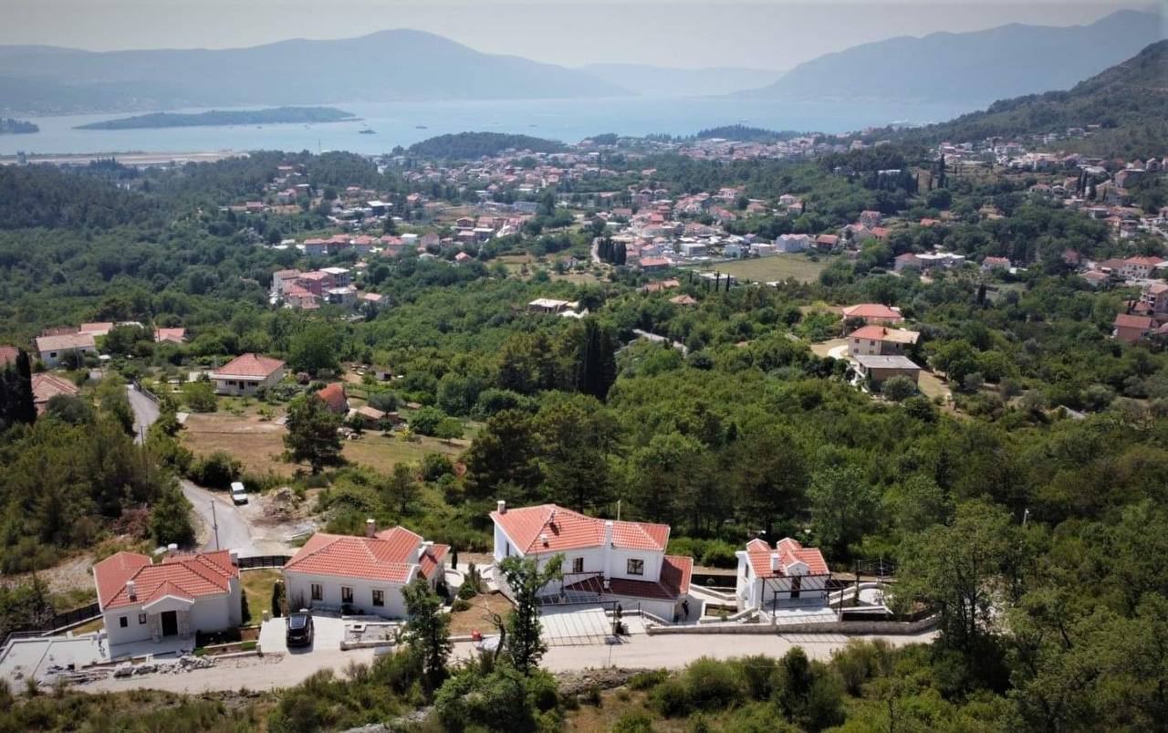 Tivat, Montenegro 85320, 4 Bedrooms Bedrooms, ,3 BathroomsBathrooms,Villa,For Sale,1229