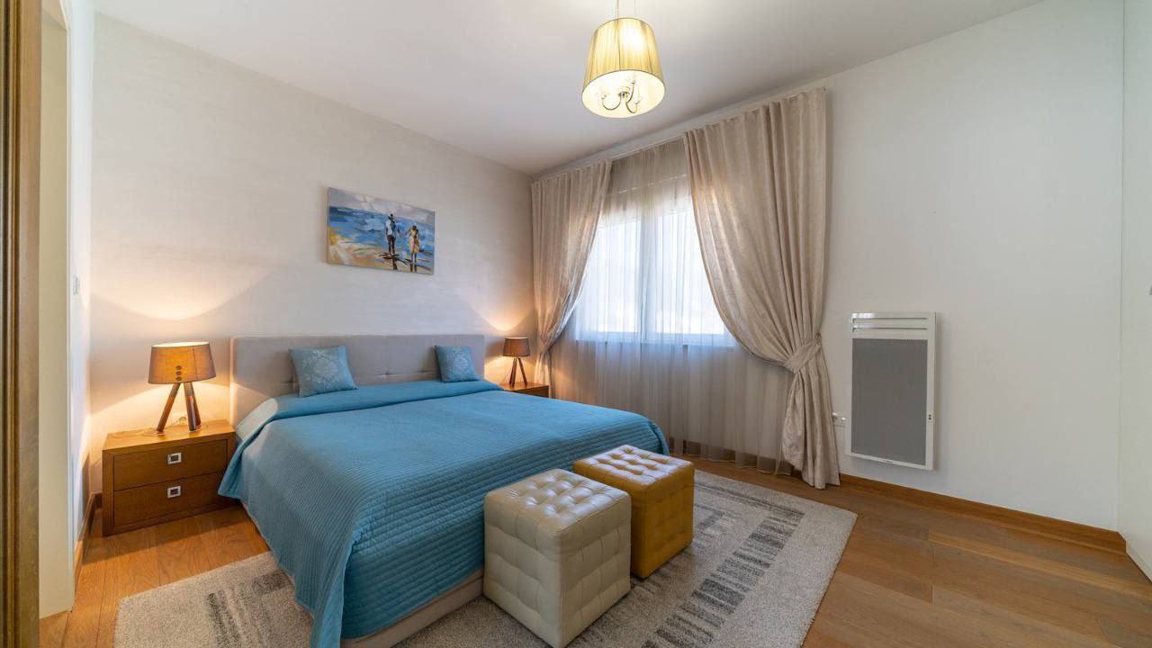 Budva, Montenegro 85310, 2 Bedrooms Bedrooms, ,2 BathroomsBathrooms,Apartment,For Sale,6,1239