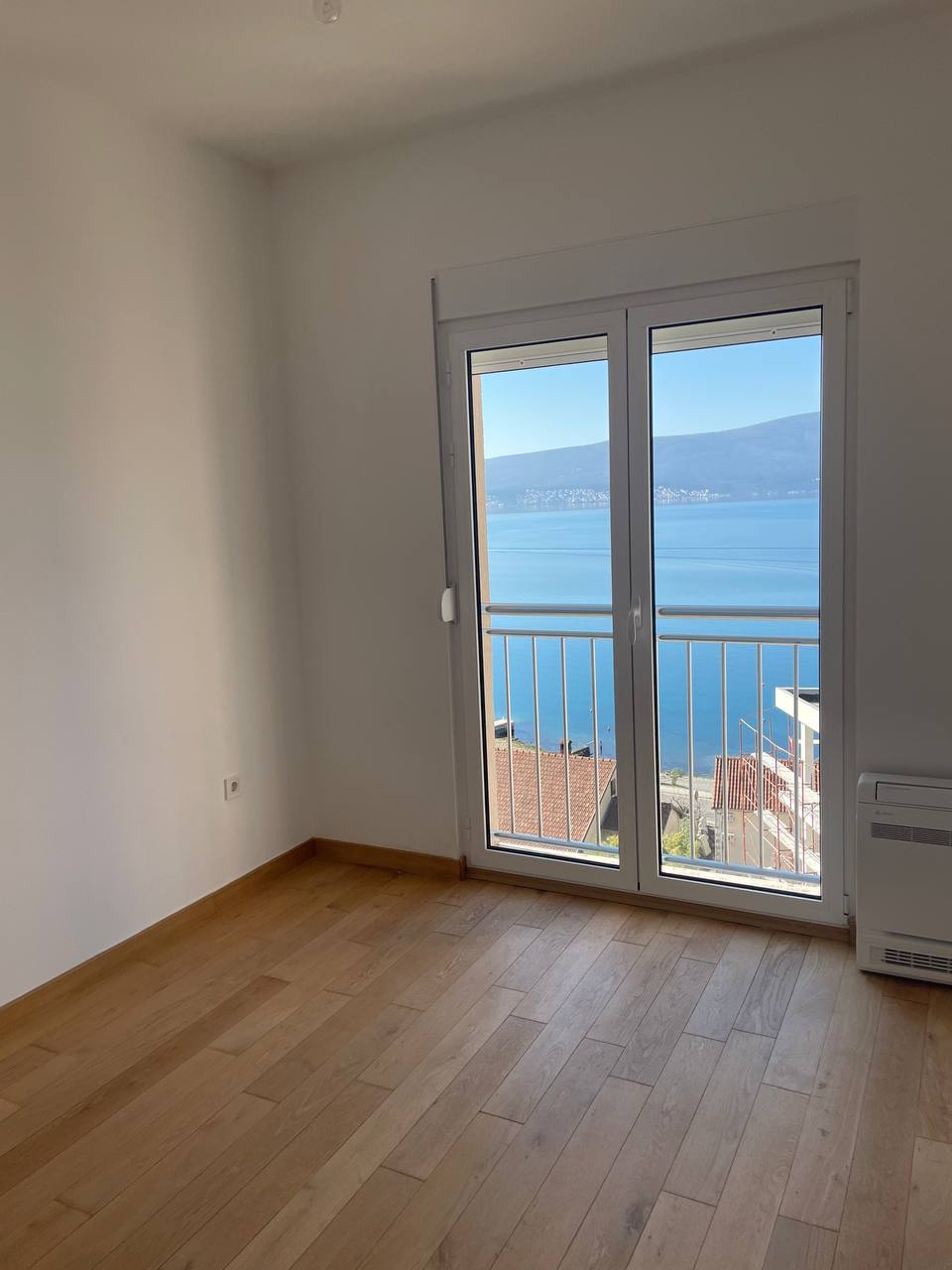 Tivat, Montenegro 85320, 2 Bedrooms Bedrooms, ,1 BathroomBathrooms,Apartment,For Sale,1243