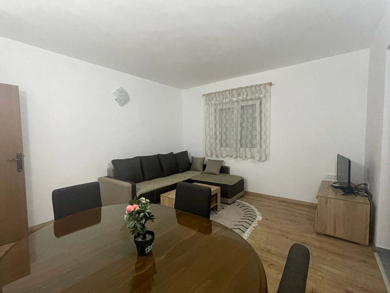 Tivat, Montenegro 85320, 2 Bedrooms Bedrooms, ,1 BathroomBathrooms,Apartment,For Rent,1249