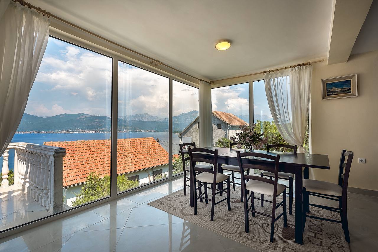 Tivat, Montenegro 85320, 3 Bedrooms Bedrooms, ,3 BathroomsBathrooms,Villa,For Sale,1251