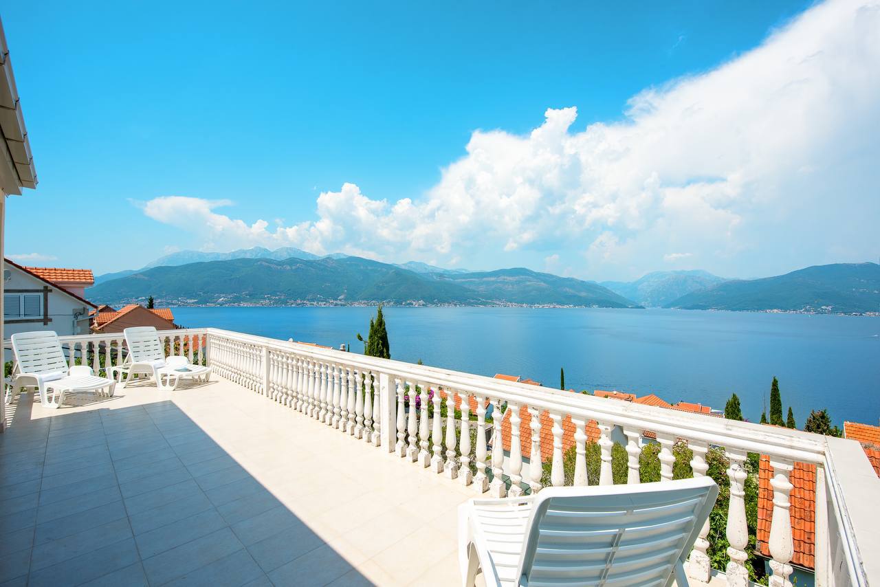 Tivat, Montenegro 85320, 3 Bedrooms Bedrooms, ,3 BathroomsBathrooms,Villa,For Sale,1251